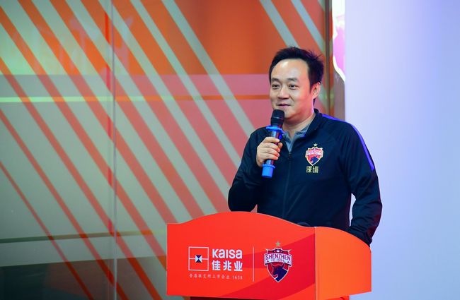 这个封闭的循环(我称之为男性自恋)是否底子里完全抗拒民族文化的再衍?若然，为什么?为什么电影中的主体性追求和孩子达到联系，不论透过学校或自然但总回避了女性?这个体现为美学征状的困扰，它的根源是什么?换言之，电影中男主角的被动角色，是否反映了一个更大的破坏力，因此对女性的排斥必须被理解为拉康所谓的象征式阉割，而不仅是仇视女性?要处理这些问题，我们现在不妨重拍对《孩子王》的诠释。